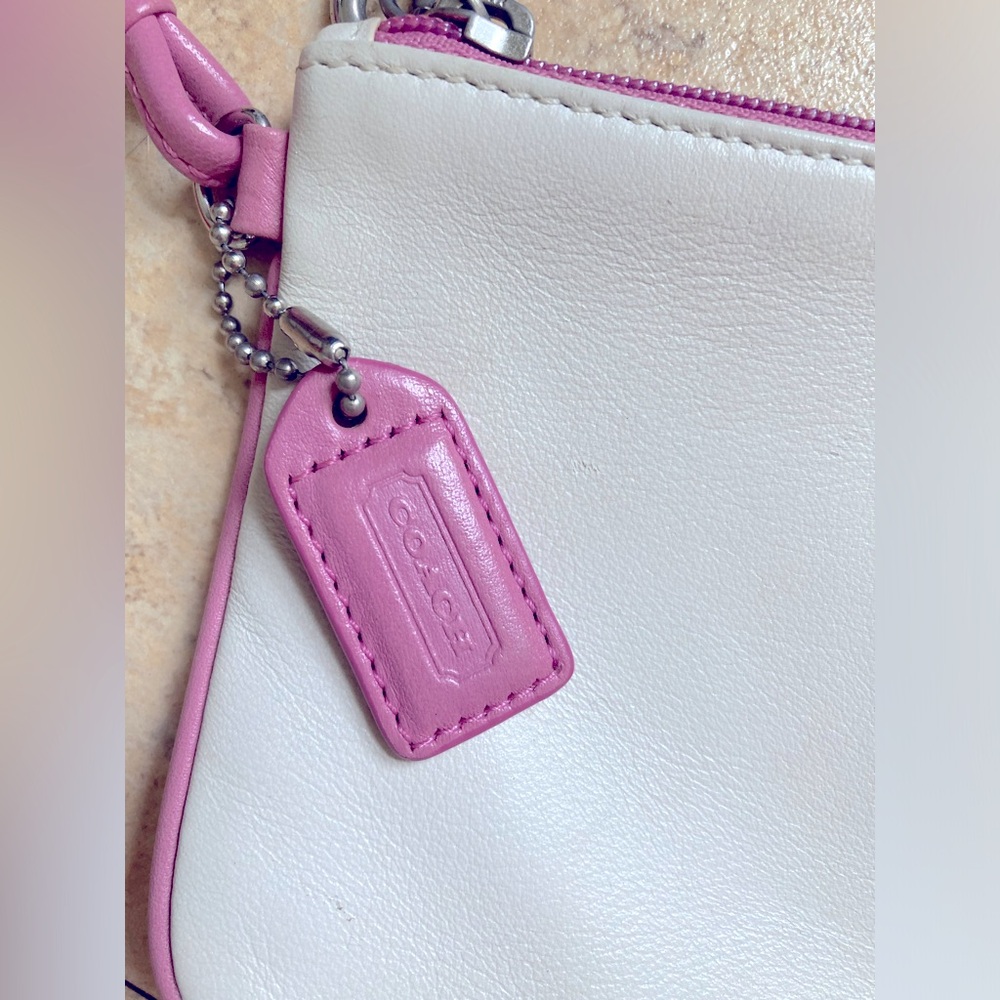Coach Pink Button Flower Wristlet - Picture 6 of 7